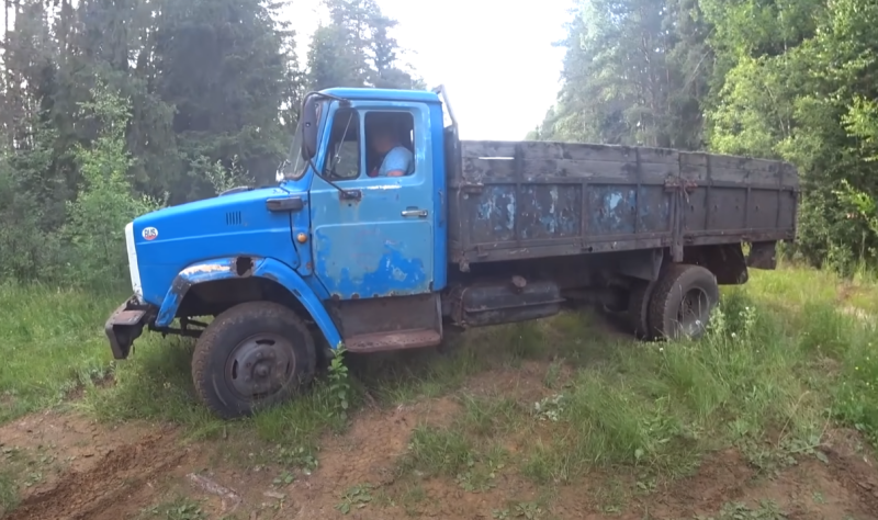 Спасение старого грузовика ЗиЛ – это автомобиль имеет шансы на возрождение