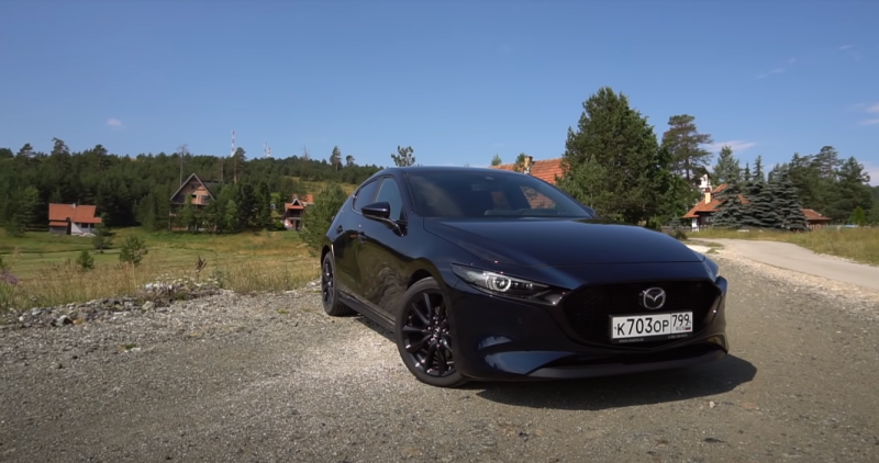 Mazda 3 IV (BP) – «баланс изгибов, завораживающая игра света и тени»