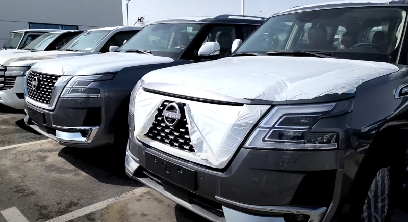Yeni Nissan Patrol zaten Rusya'da satın alınabilir - fiyat hoş olmayan bir şekilde şaşırtıcı