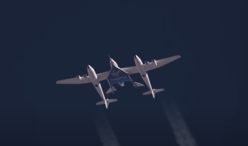 Virgin Galactic uzay uçağı, yolcularla ticari uçuş yapıyor