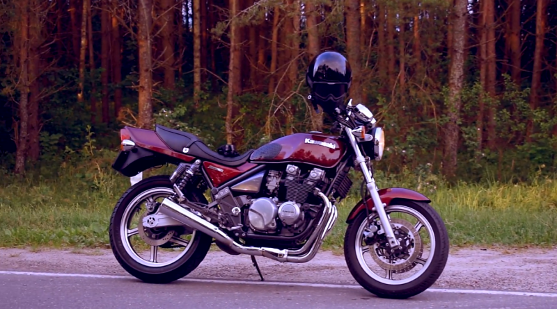 Kawasaki Zephyr - 간단하고 안정적인 오토바이