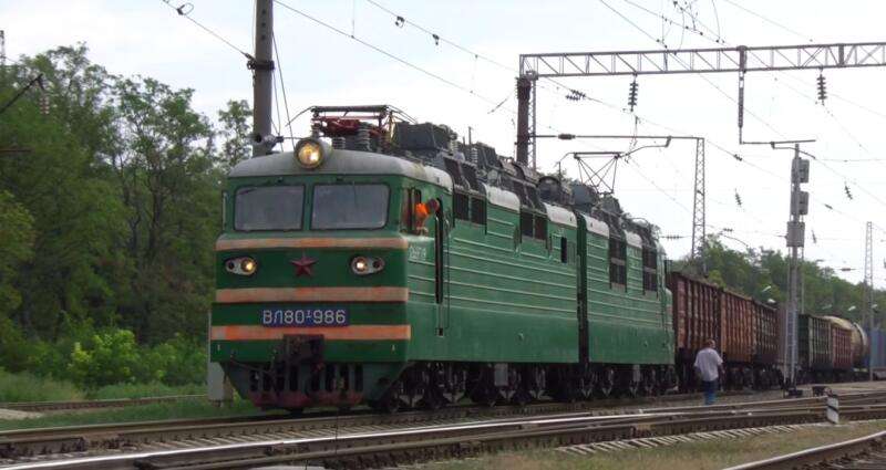 Ana Sovyet AC yük elektrikli lokomotifi VL80