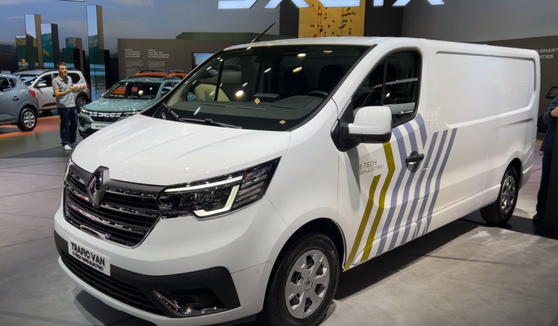 Renault Trafic Van E-Tech trình làng - nên thay thế xe tải bằng động cơ đốt trong