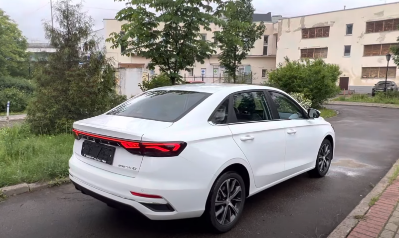 В России скоро появится свой Geely Emgrand