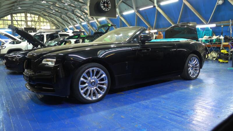 Bought and hit: invested in the "killed" Rolls-Royce car price