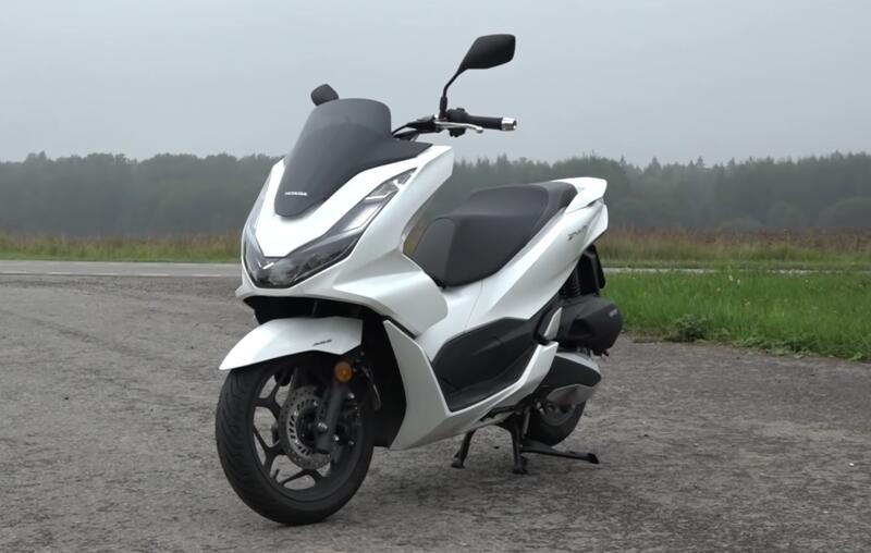 Honda PCX150: «рабочая лошадка» для города за 200 тысяч рублей