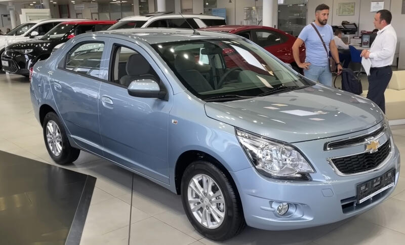 В Россию привезли Chevrolet Cobalt по цене Lada Vesta NG