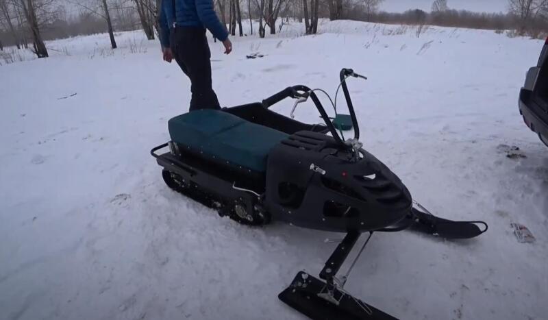 Một chiếc xe trượt tuyết hybrid độc đáo đã được tạo ra ở Nga