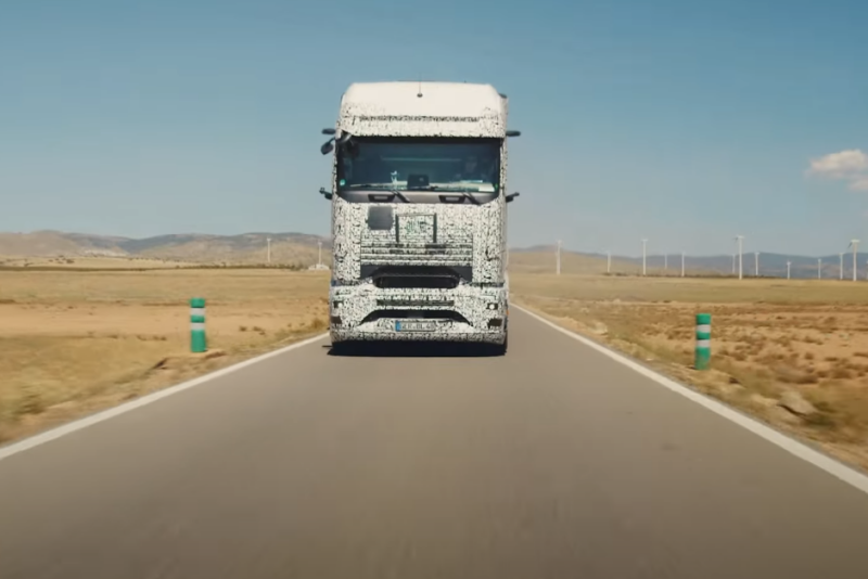 Представлен Mercedes-Benz eActros 600 – будущее сферы грузоперевозок