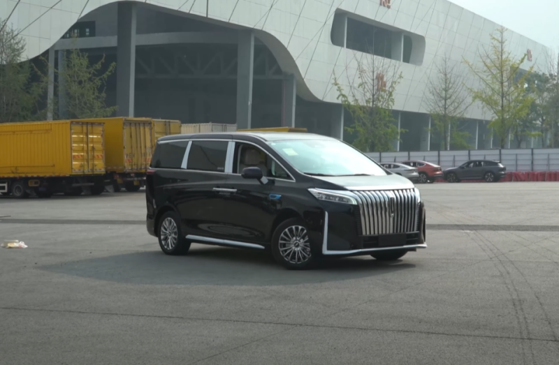 Çin'in en uzun minivanı Wey Gaoshan şimdiden müşterilerin beğenisine sunuluyor