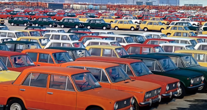 Bí mật của ngành công nghiệp ô tô: Cuộc bạo loạn về màu sắc của ô tô Liên Xô đã biến mất ở đâu?