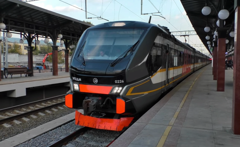 القطار الكهربائي الروسي الجديد EP2DM وآفاقه