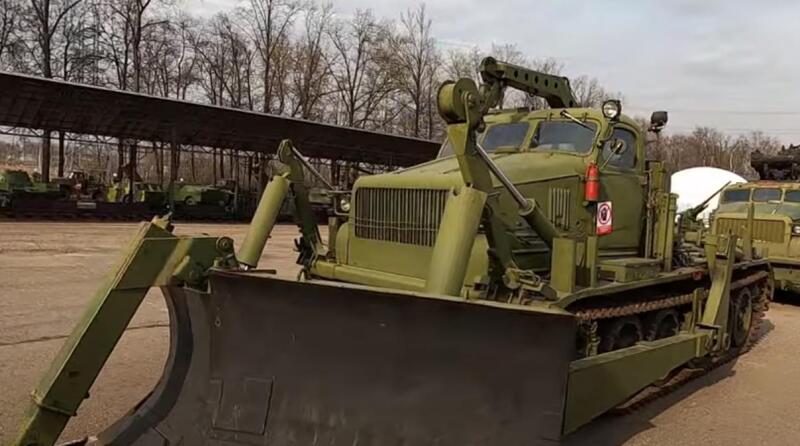 BAT-M: Soviet “terminator” for laying roads