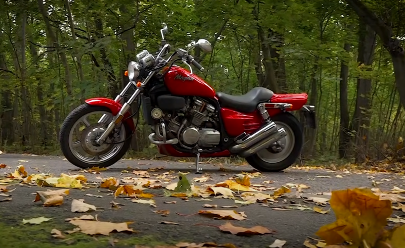 Honda Magna – легендарный мотоцикл в стиле пауэр-круизер