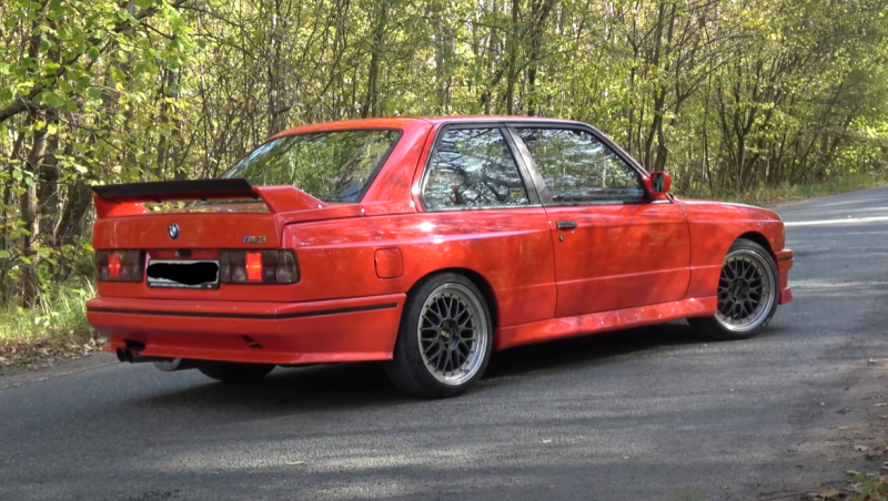 BMW M3 E30 – a “boyish” car from the 90s