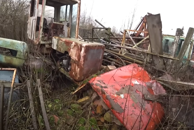 Traktör T-70 – 20 yıldır terkedilmiş hurda metali kurtarıyor