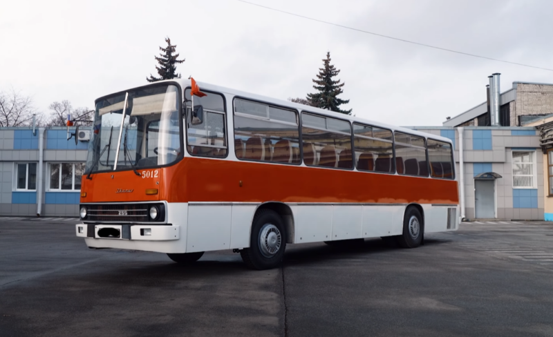 “Sovyet” otobüsü Ikarus 255 – bu “turistin” biletleri genellikle tükendi