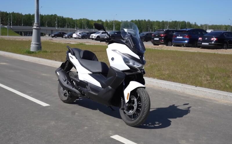 Voge SR4 Max: Bir scooter motosikletten daha pahalı olduğunda