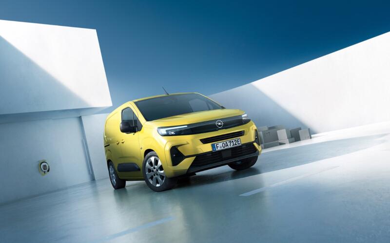 Opel lần đầu tiên tiết lộ thông tin chi tiết về mẫu xe van Combo chạy điện mới