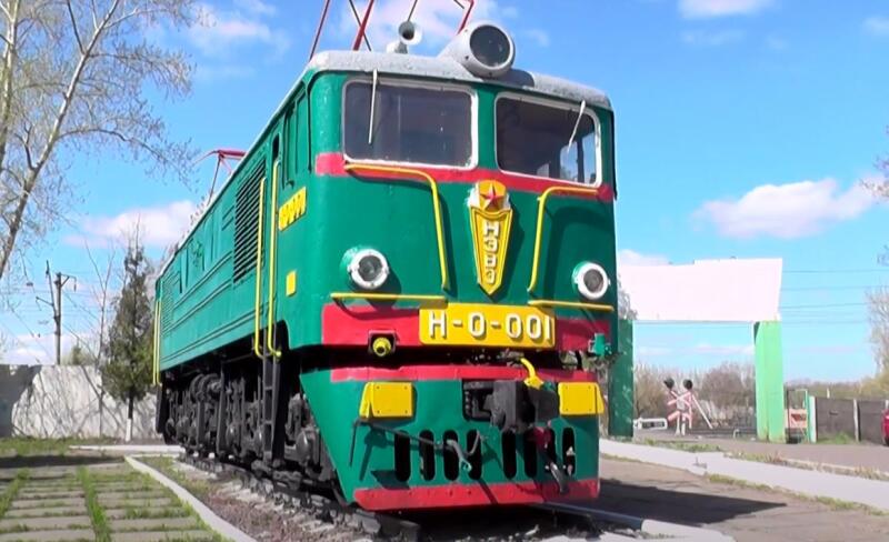 ВЛ61Д – первый двухсистемный электровоз в СССР, опасный для здоровья