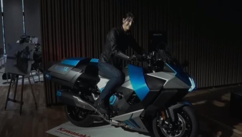 Удивили: представлен первый прототип мотоцикла с водородным двигателем от Kawasaki
