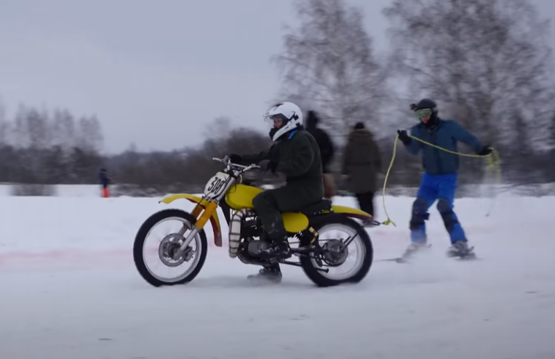 Motorcycle for winter cross-country racing from the old Soviet “Minsk”