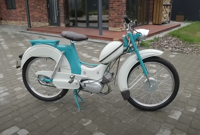 Riga-1 - the first full-fledged moped of the Krasnaya Zvezda plant