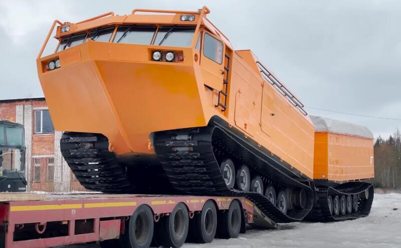 O “Vityaz-Icebreaker” de dois links é um veículo todo-o-terreno para o Extremo Norte