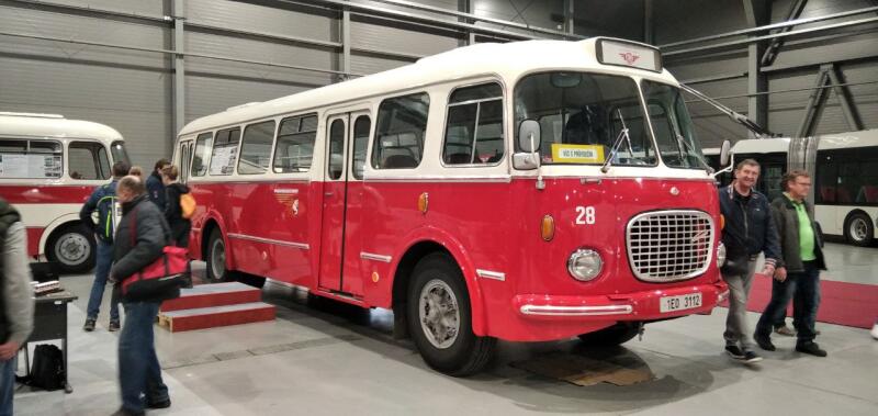 Автобус Karosa Skoda 706 RTO и новая серия S, появившаяся в начале 60-х