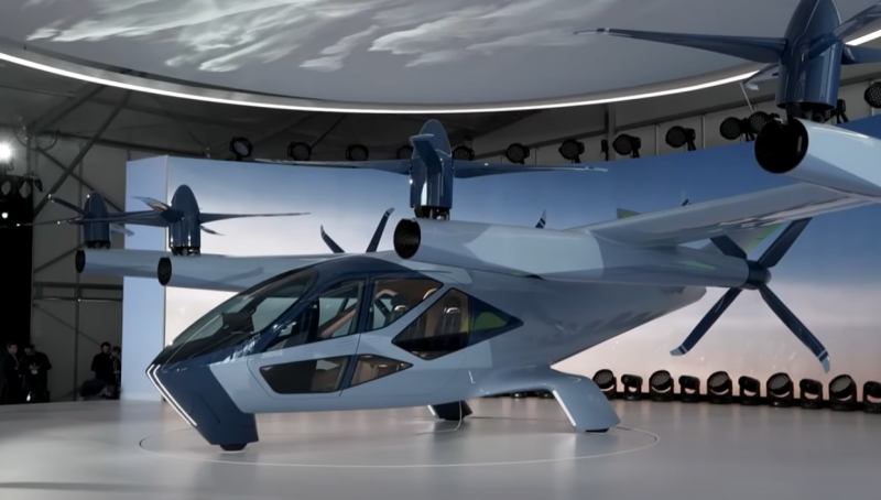 Hyundai готовит летающий автомобиль – пятиместный прототип показали публике