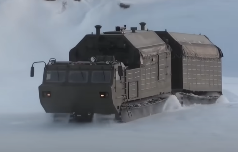 Kuzey Kutbu'nun fethi için Sovyet arazi araçları - raylardaki en "doğru" evler