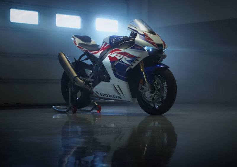 Honda CBR1000RR-R Fireblade SP 2022 – внешнее воплощение спортивного мотоцикла