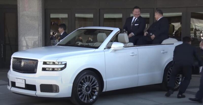 SUV mới Toyota Century Convertible được giới thiệu - chiếc xe dành cho các đô vật sumo