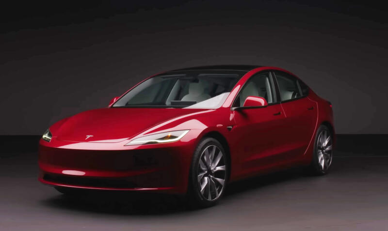 Tesla показала обновленную версию Model 3 2024 модельного года
