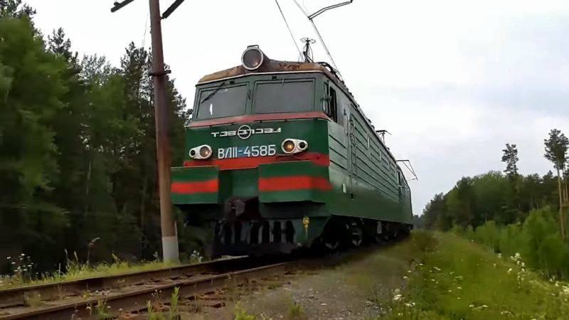 Locomotiva soviética VL11 com design problemático, mas longa vida útil