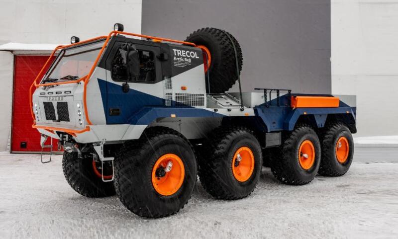 O fabricante russo apresentou um novo veículo todo-o-terreno para neve e pântano, a picape Trekol Arctic.