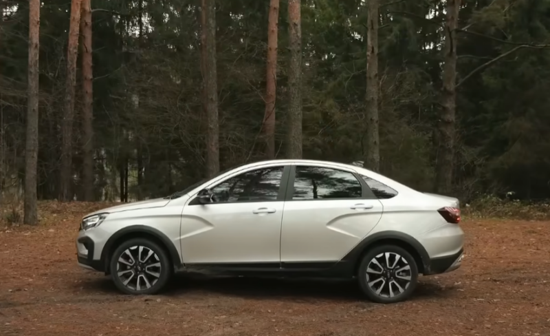 It became known when the Lada Vesta with a 1,8-liter engine and a CVT will appear at dealers