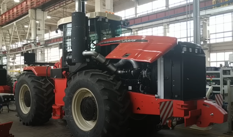 A new Russian tractor plant has been launched and assembles domestic equipment