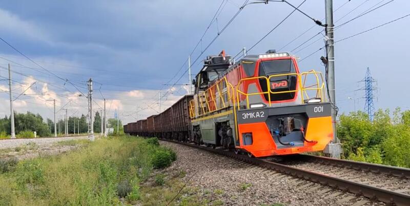 O motor da nova locomotiva de manobra híbrida elétrica russa foi certificado