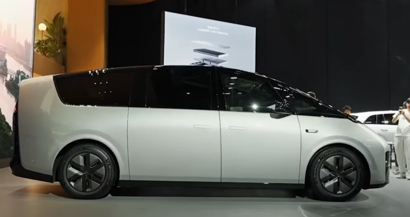 Benzersiz Li Auto Mega minivan satışa çıkıyor