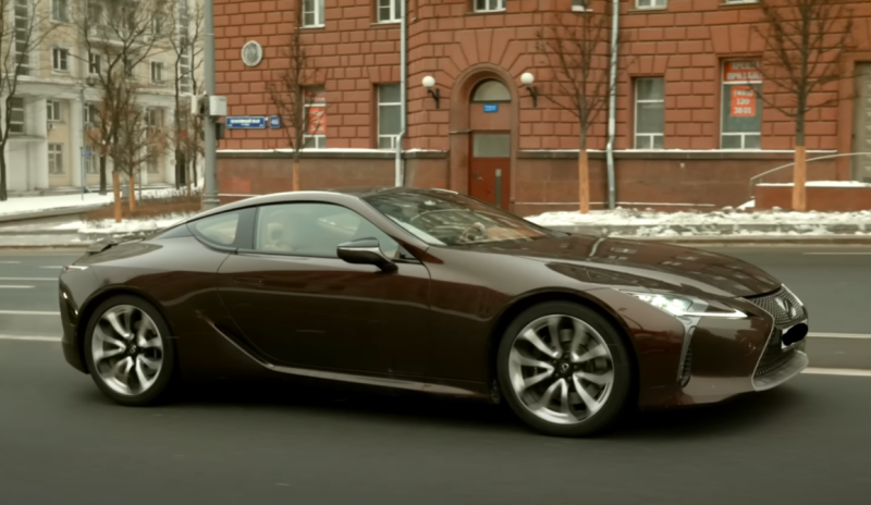 Lexus сокращает модельный ряд – пару стильных купе заменит один новый гибрид