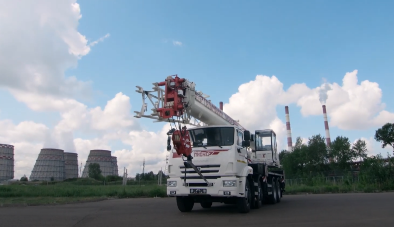 ロシアでは、国内に類似品のないトラッククレーンの生産を開始しました。