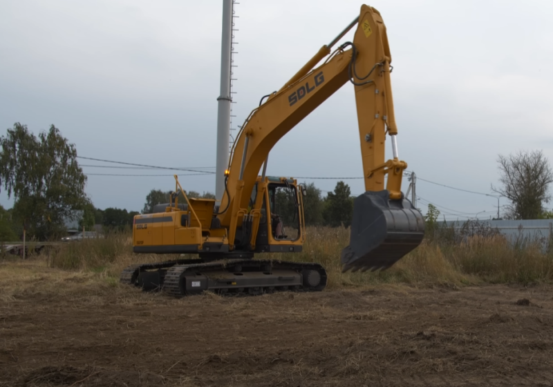 Crawler excavator SDLG E6210F – Chinese equipment almost from Volvo
