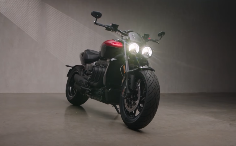 Triumph Rocket 3 Storm обновили – он стал мощней и брутальней