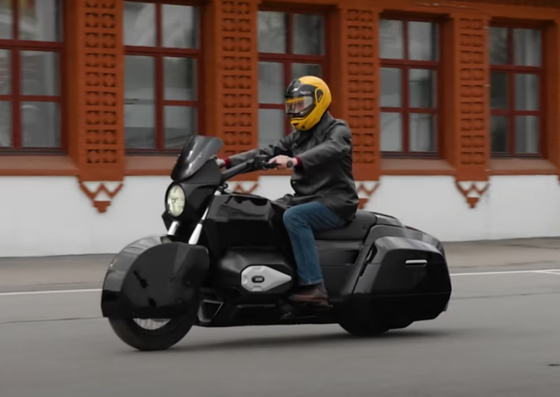 Izh Cortege - 恢复俄罗斯摩托车工业的浮夸尝试