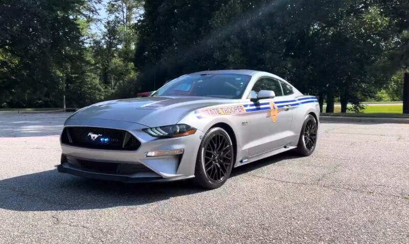 25 Ford Mustang GTs servirão como policiais rodoviários
