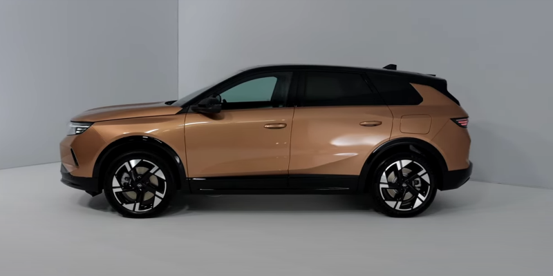 2024 Opel Grandland'ın yeni tasarımı ve teknolojisi