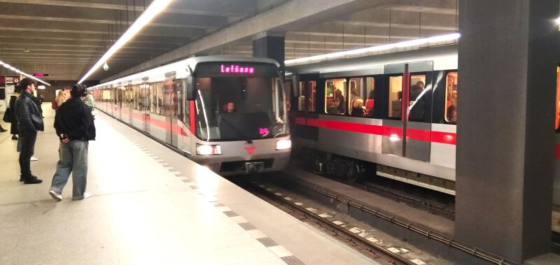 Prag ve Venezuela için Siemens M1 metro treni