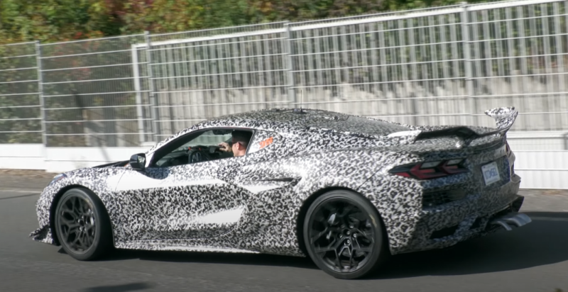 Chevrolet will leave the interior of the updated Corvette C8 ZR1 with physical buttons