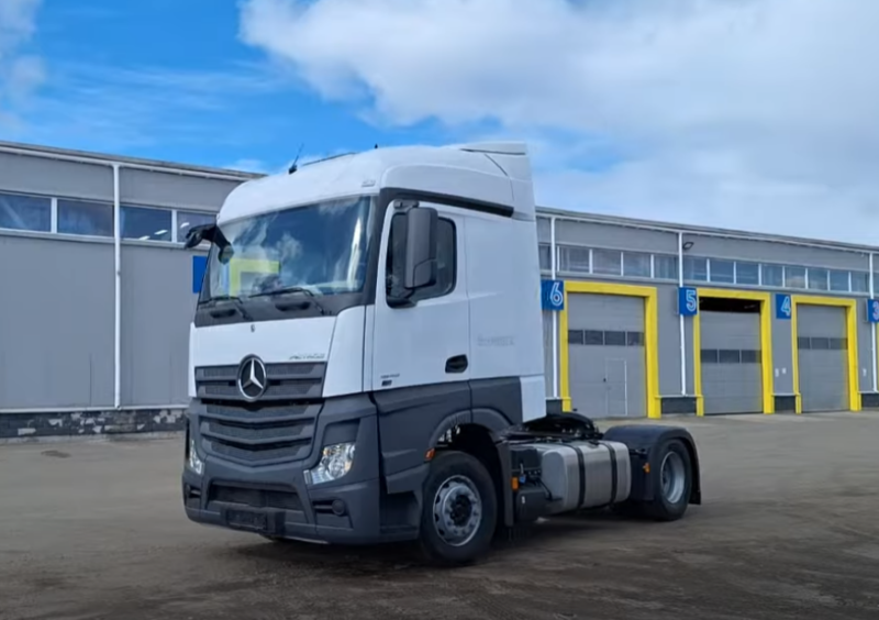 В Россию начали возить новые грузовые Mercedes Actros – на очереди Scania и MAN